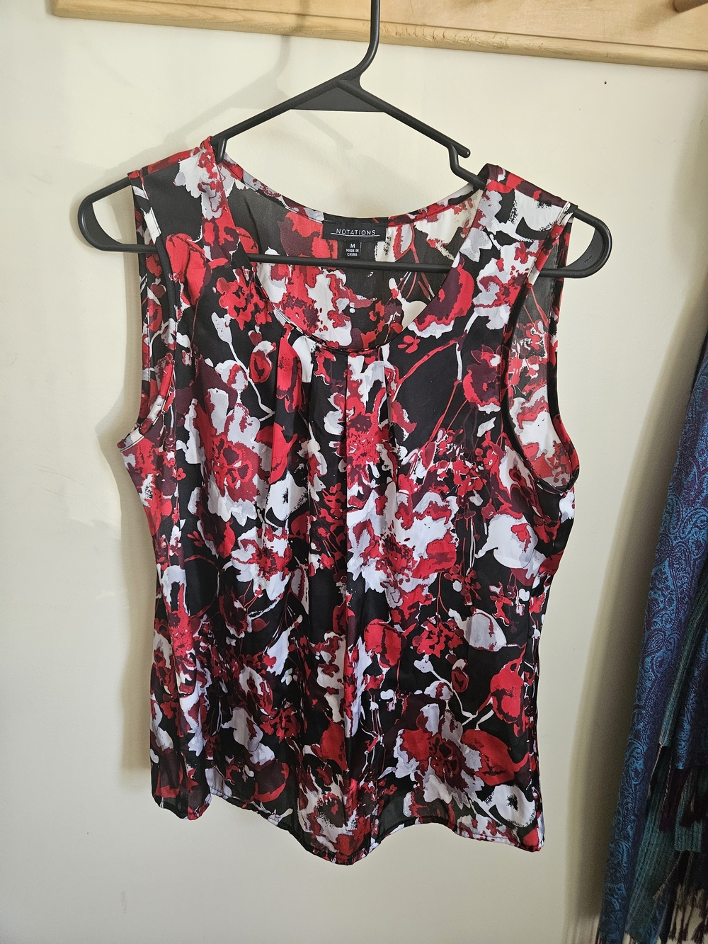 Notations Black Red & White Floral Pleated Neck Sleeveless Top